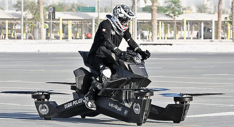 Hoverbike police dubai moto volante sanspression 1