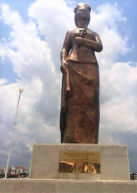 Statue edith bongo sassou