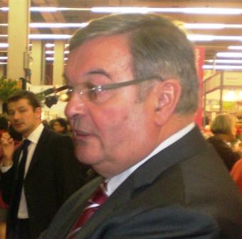 Le ministre Michel Mercier au SIA 2010 Paris