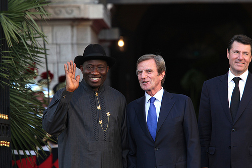 Le président du Nigéria et le ministre Kouchner et le ministre maire de Nice Christian Estrosi